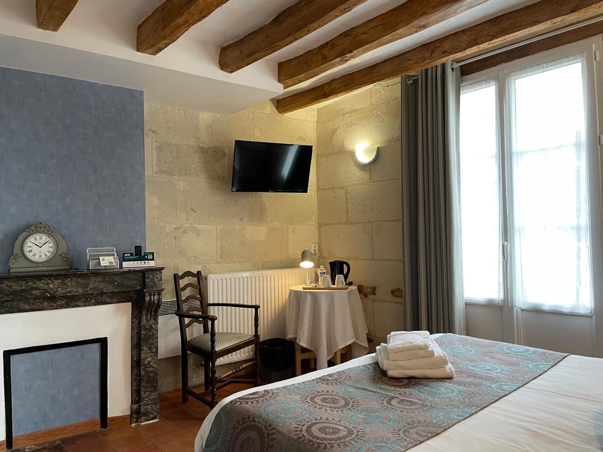 Logis Auberge Le Colombien - Hotel Et Restaurant Villandry Exterior photo