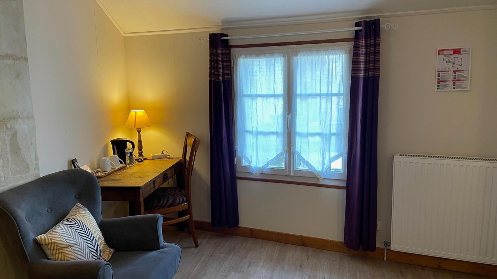 Logis Auberge Le Colombien - Hotel Et Restaurant Villandry Exterior photo