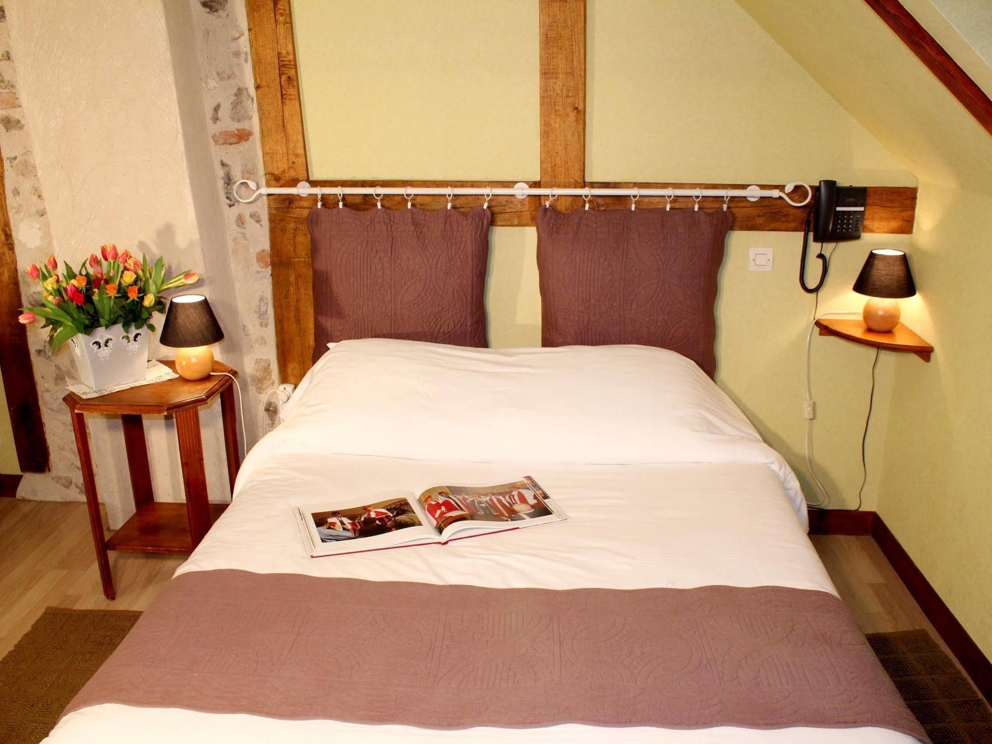 Logis Auberge Le Colombien - Hotel Et Restaurant Villandry Exterior photo
