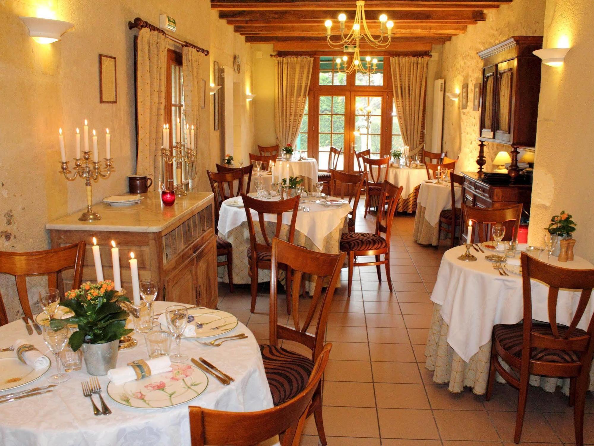 Logis Auberge Le Colombien - Hotel Et Restaurant Villandry Exterior photo